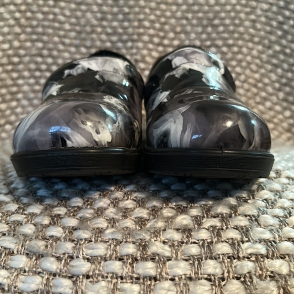 Savvy Nursing Clogs Shoes Black and white design WOMENS Size 8.5 EUC. - Picture 5 of 8